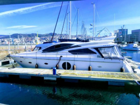 R54 Premium Yacht